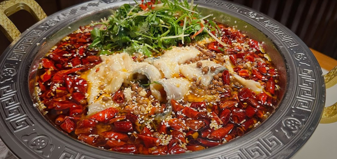 YI JIANG NAN忆江南 Restaurante asiático en Premià de Mar,Cocina